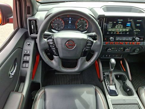 Certified 2025 Nissan Frontier PRO-4X w/ Pro Premium Package AWD/4WD image 12