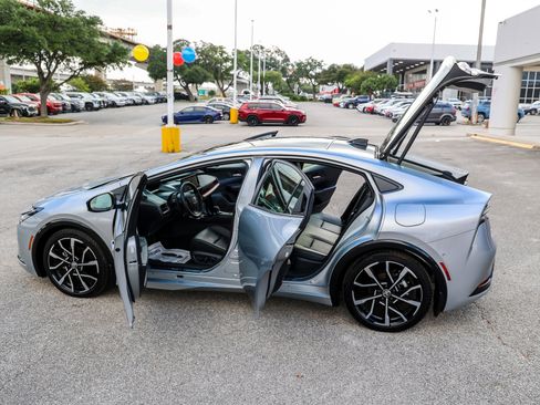 Used 2024 Toyota Prius Prime Premium w/ Advanced Technology Package FWD image 11