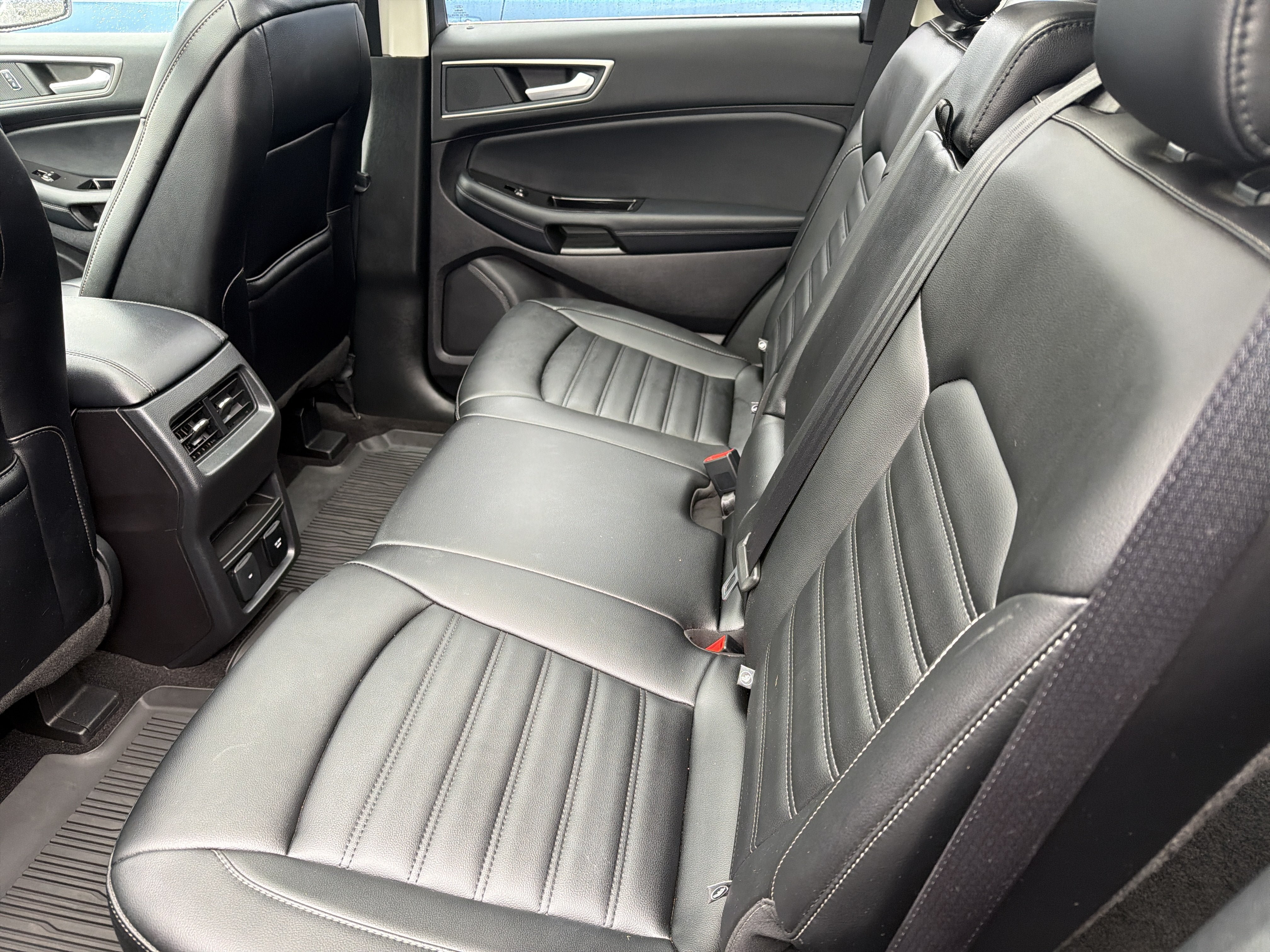 Used 2019 Ford Edge SEL w/ Equipment Group 201A AWD/4WD image 25