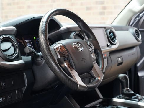 Used 2021 Toyota Tacoma SR5 w/ Technology Package RWD image 38