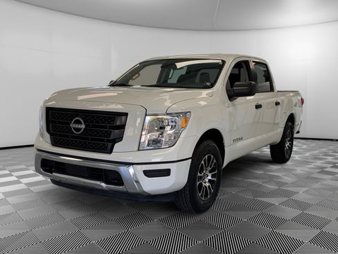 Used 2024 Nissan Titan SV w/ Accessory Utility Package image 4