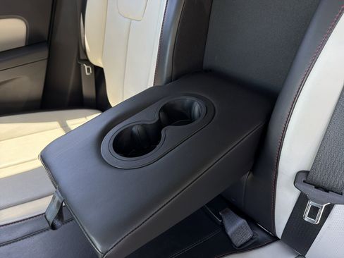 Used 2011 Chevrolet Equinox LTZ FWD image 33