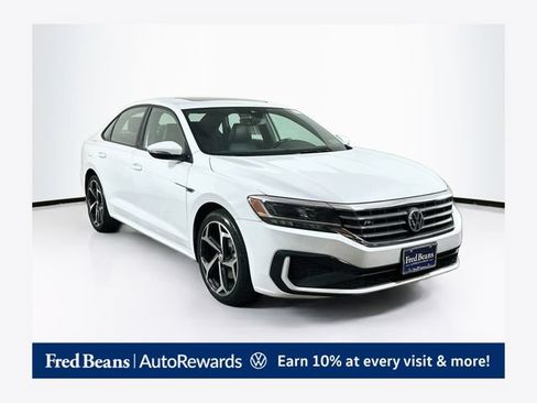 Used 2021 Volkswagen Passat 2.0T R-Line FWD image 1