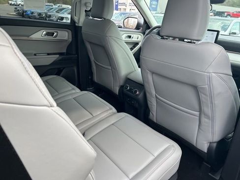 New 2026 Ford Explorer Active w/ Active Comfort Package AWD/4WD image 12