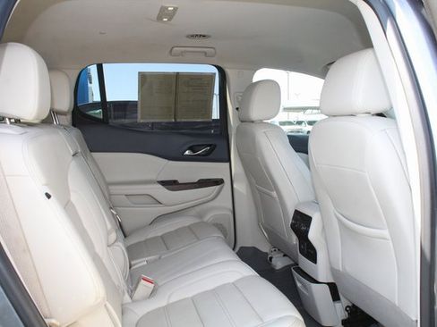 Used 2021 GMC Acadia Denali w/ Denali Technology Package image 18