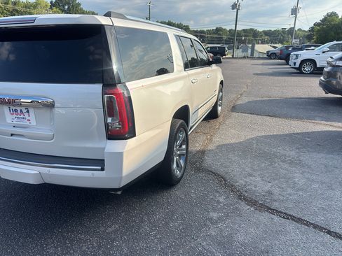 Used 2019 GMC Yukon XL Denali w/ Denali Ultimate Package AWD/4WD image 6