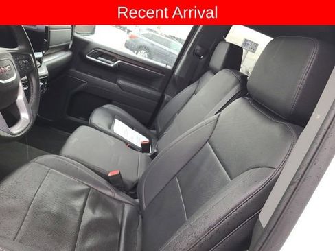 Used 2025 GMC Sierra 1500 SLT image 12