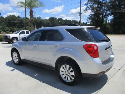 Used 2010 Chevrolet Equinox LT FWD image 9