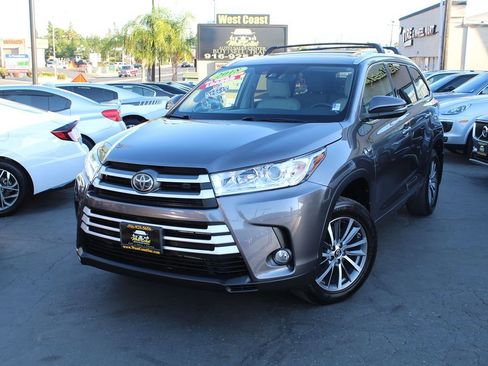 Used 2018 Toyota Highlander XLE image 45