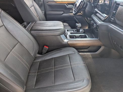 Used 2023 Chevrolet Silverado 1500 High Country w/ Technology Package image 12