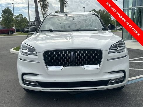 Used 2022 Lincoln Aviator Grand Touring w/ Equipment Group 301A image 4