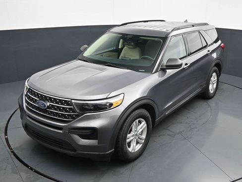 Used 2021 Ford Explorer XLT RWD image 14