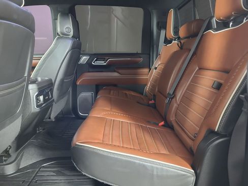 Used 2024 GMC Sierra 3500 Denali Ultimate image 21