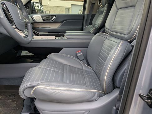 Used 2024 Lincoln Navigator L Black Label AWD/4WD image 9
