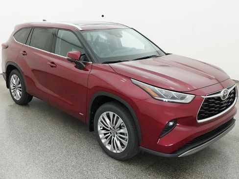 New 2026 Toyota Highlander Platinum AWD/4WD image 13