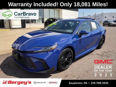 Used 2025 Toyota Camry SE w/ Convenience Package FWD image 1