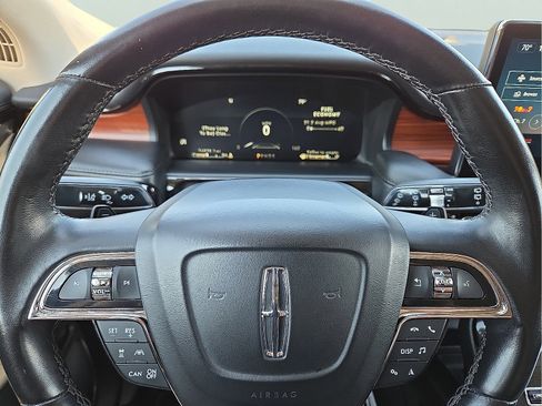 Used 2022 Lincoln Nautilus Reserve w/ Equipment Group 201A image 24