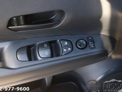 New 2025 Nissan Kicks Play S image 10