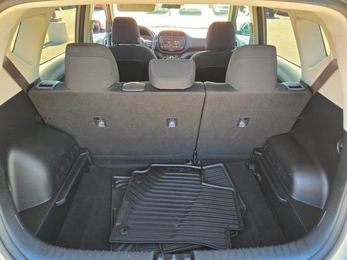 Used 2024 Kia Soul LX w/ Option Group 015 FWD image 18