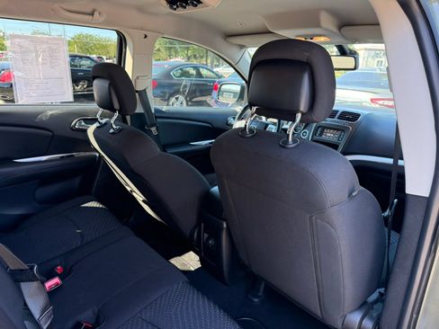 Used 2018 Dodge Journey SXT w/ Connectivity Group FWD image 19