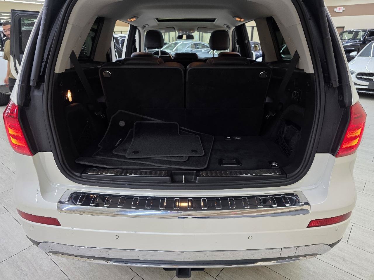 Used 2016 Mercedes-Benz GL 450 4MATIC w/ Premium I Package image 13