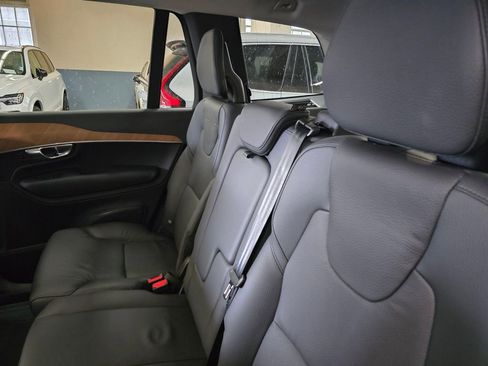Certified 2025 Volvo XC90 B6 Core w/ Climate Package image 17
