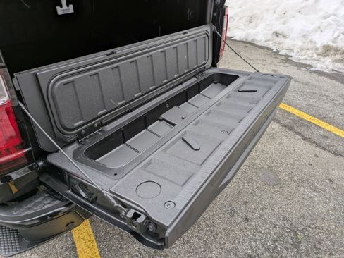 Certified 2024 GMC Canyon Denali image 34