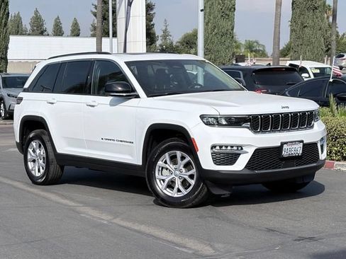 Used 2022 Jeep Grand Cherokee Limited AWD/4WD image 2