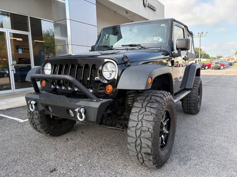 Used 2013 Jeep Wrangler Sport AWD/4WD image 3