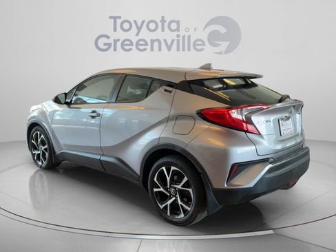 Used 2018 Toyota C-HR XLE FWD image 4