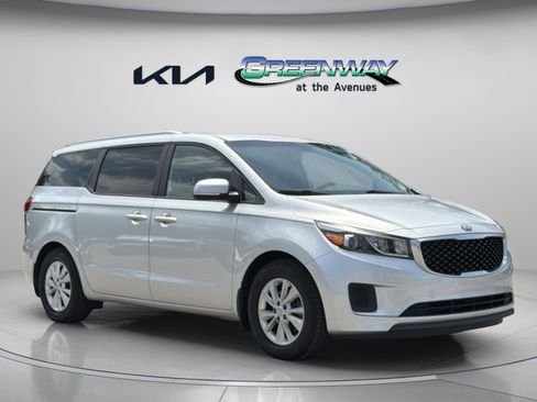 Used 2016 Kia Sedona LX w/ LX Convenience Package FWD image 2
