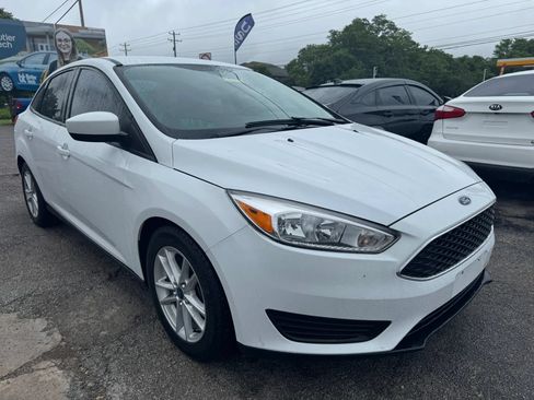 Used 2018 Ford Focus SE FWD image 10