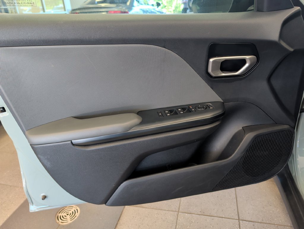 Used 2025 Kia K4 FWD image 11