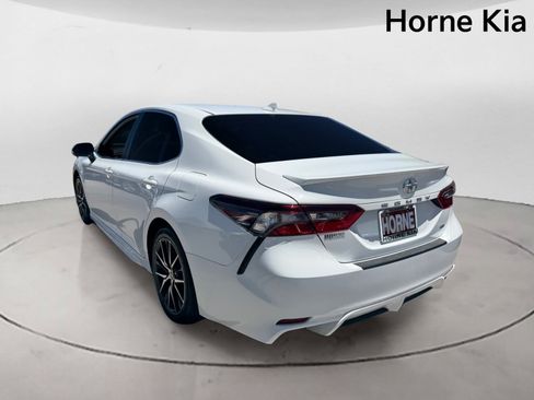 Used 2023 Toyota Camry SE FWD image 5