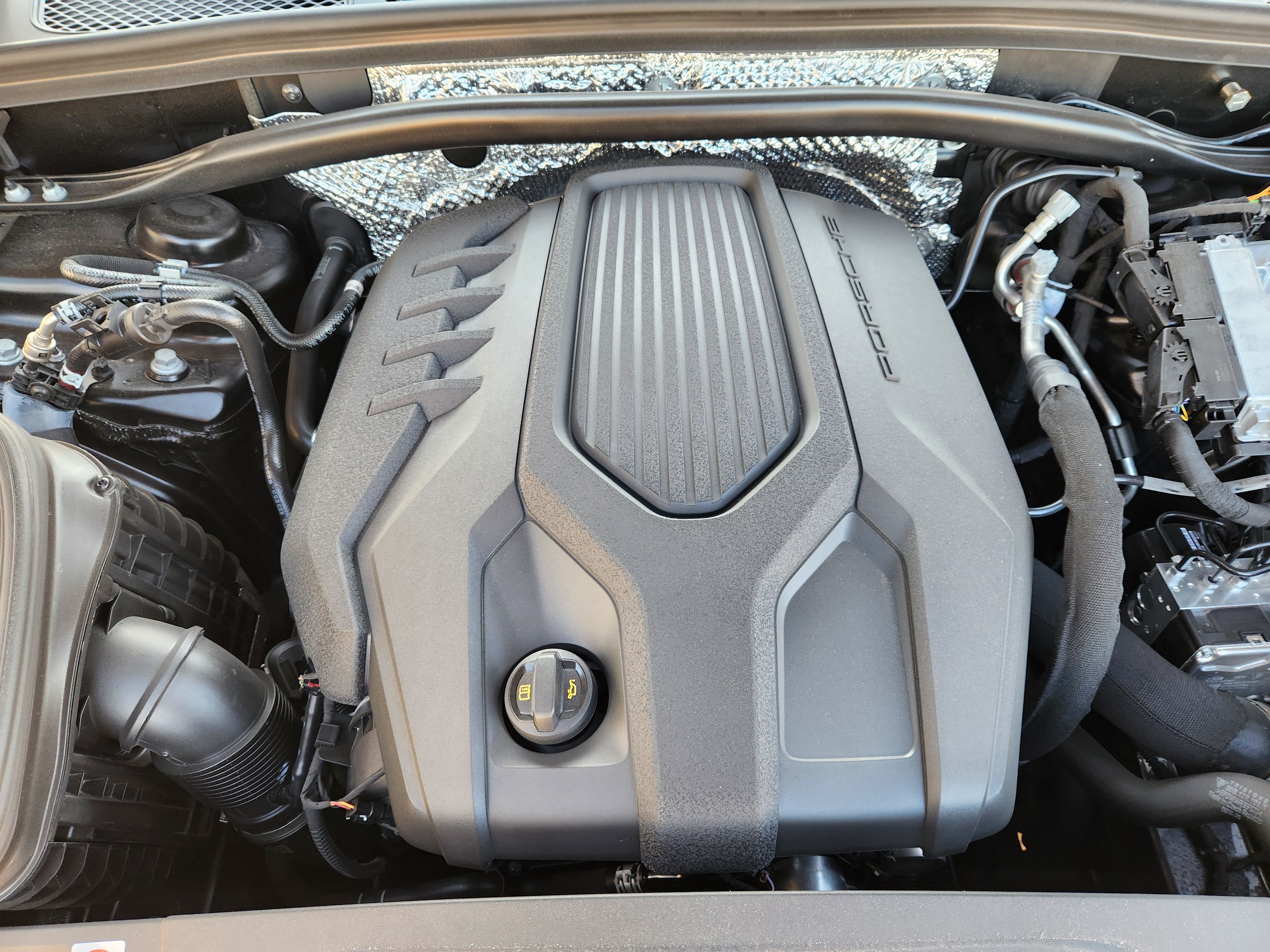 Certified 2026 Porsche Macan AWD/4WD image 31