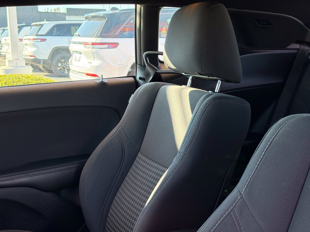 Used 2016 Dodge Challenger SXT RWD image 14