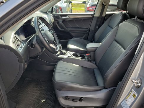 Used 2022 Volkswagen Tiguan SE image 23