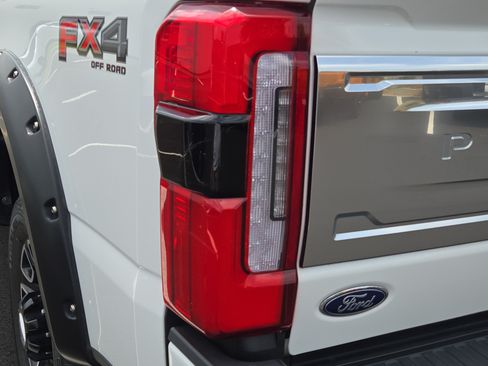 Used 2024 Ford F250 Platinum AWD/4WD image 12