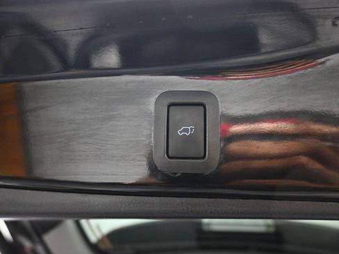 Used 2019 Toyota Highlander XLE image 61