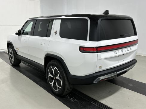 Used 2024 Rivian R1S Adventure AWD/4WD image 3