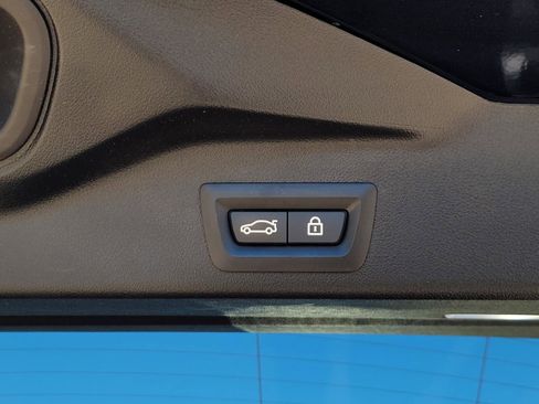 Used 2022 BMW X5 xDrive40i w/ Premium Package image 9