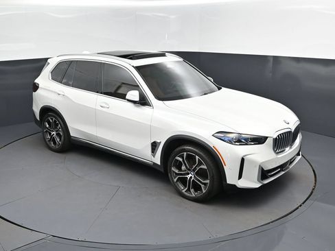 Used 2025 BMW X5 sDrive40i w/ Climate Comfort Package RWD image 36