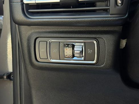 Used 2025 Lincoln Corsair FWD w/ Equipment Group 101A image 42