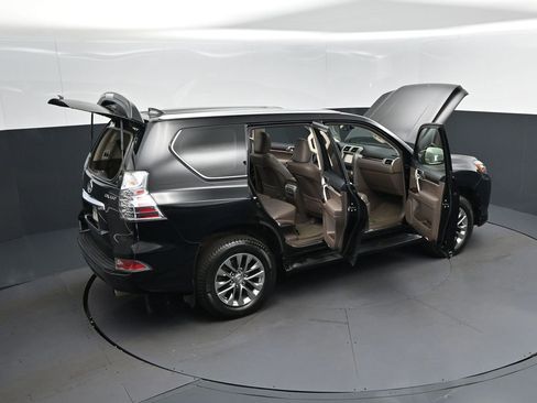 Used 2019 Lexus GX 460 Luxury AWD/4WD image 49