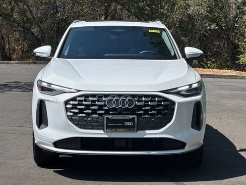 Certified 2025 Audi Q5 Premium AWD/4WD image 12