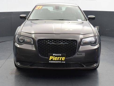 Used 2021 Chrysler 300 Touring w/ Sport Appearance Package image 15