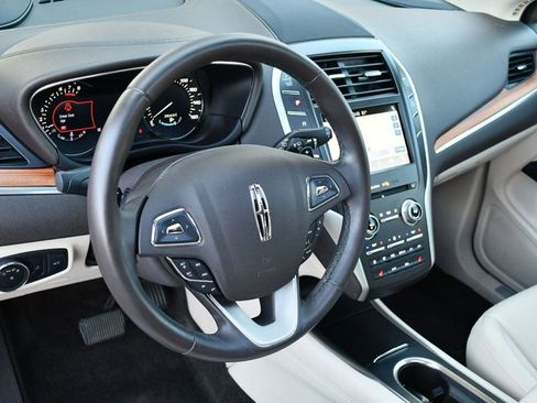 Used 2017 Lincoln MKC Select w/ Select Plus Package image 12