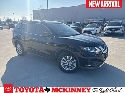 Used 2019 Nissan Rogue SV image 1