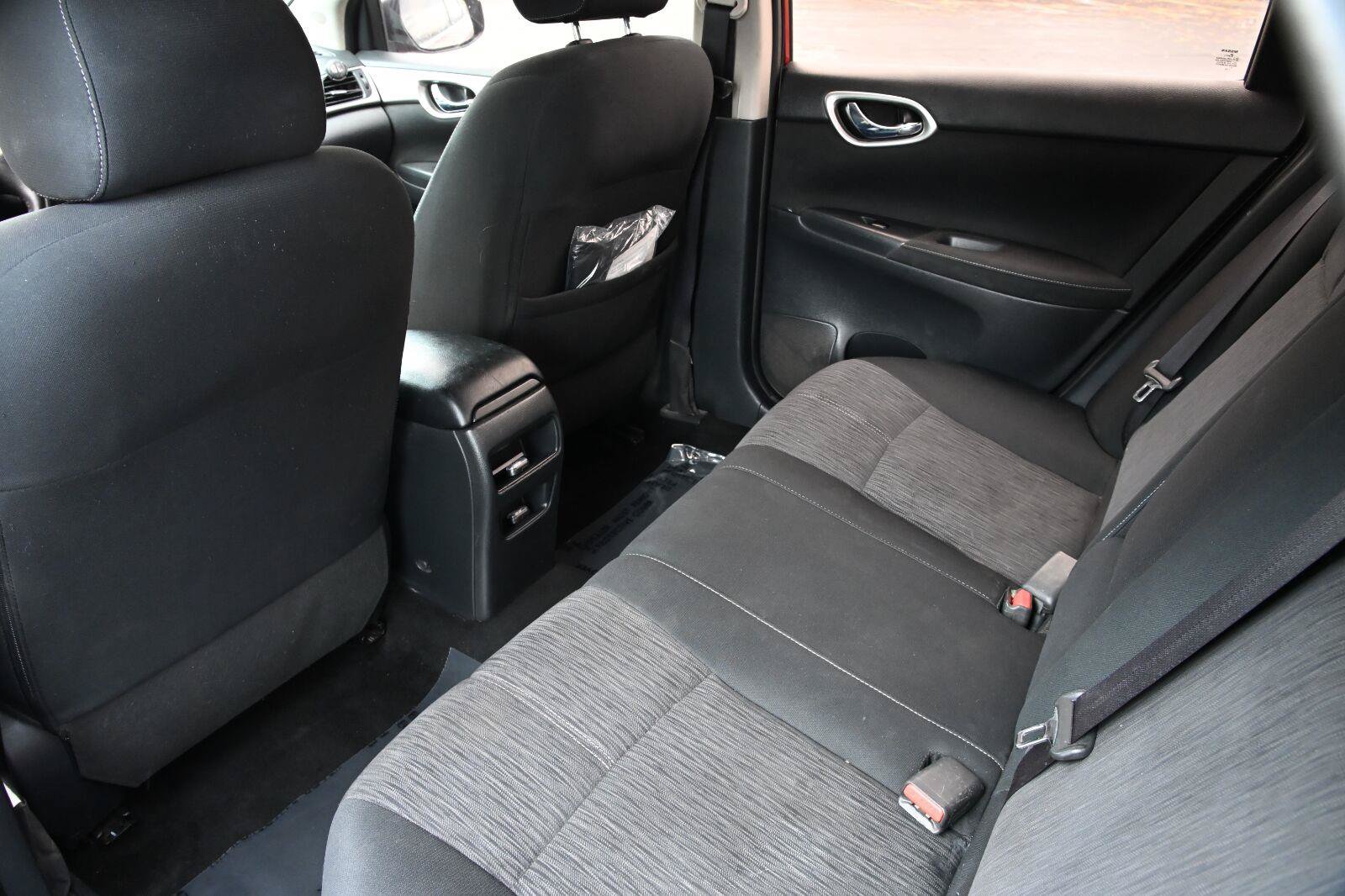 Used 2015 Nissan Sentra SV FWD image 16