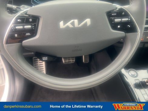 Used 2025 Kia Niro EX Touring image 15